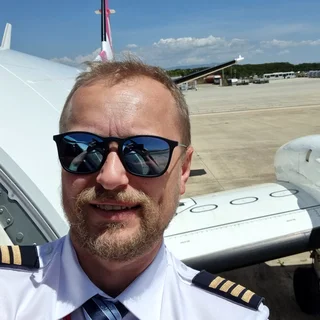 Cpt Jarek Saab 340